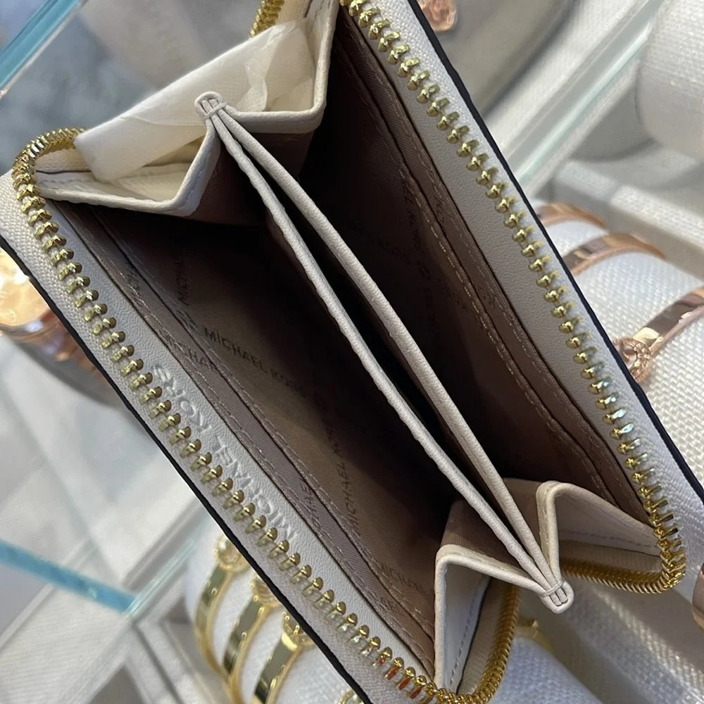 Michael Kors Women Medium Zip Around Card Case Coin Pouch Wallet Light Cream
NWT - Picture 10 of 16